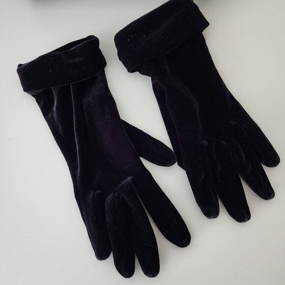 Kenneth Cole Reaction Velvet Evening Bag | Coordinating Gloves - Picture 2 of 7